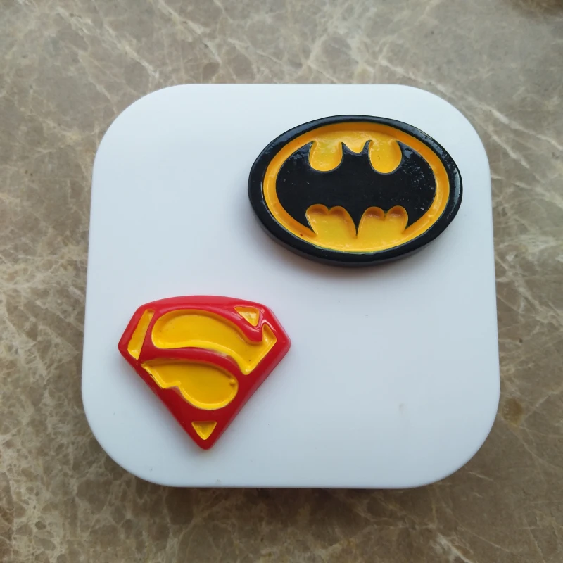 Pcs Kontaktlinsen Fall Für Spiegel Harz Nette Großhandel Batman Diy Superman Lot Container Box Linsen Mit 100 Farbe Liusventina YaqSW