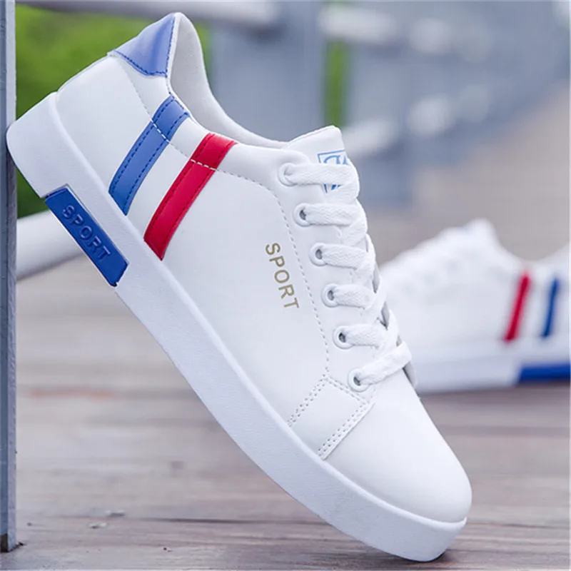 Preise Männer vulkanisierte Wohnungen schuhe 2019 mode studenten weiß bord schuhe männer trend der atmungsaktive schuhe turnschuhe korb zapatos Fahren