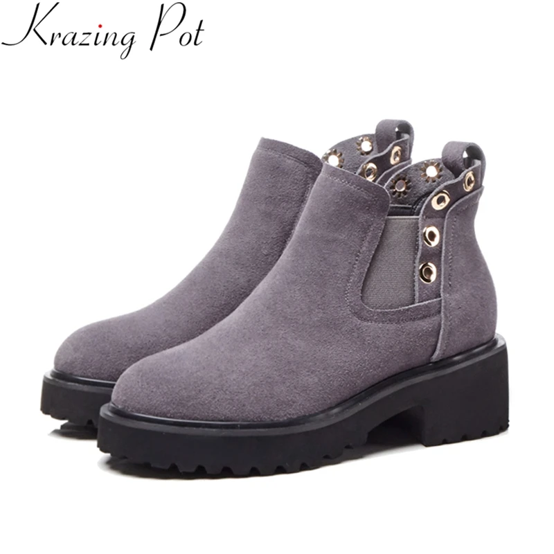 

Krazing Pot 2018 cow suede round toe keep warm style elastic band ankle boots high heels rivet solid platform winter shoes L02