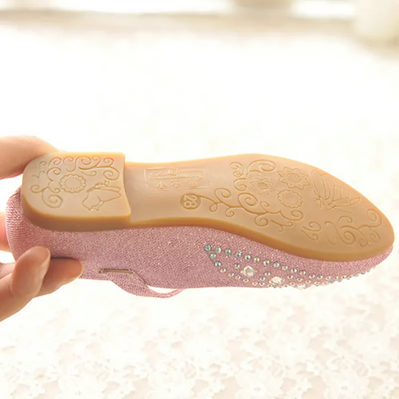 Стильная обувь для девочек туфли принцессы кожа обувь с украшением в виде кристаллов для девочек свадебные Танцы маленькие дети обувь
