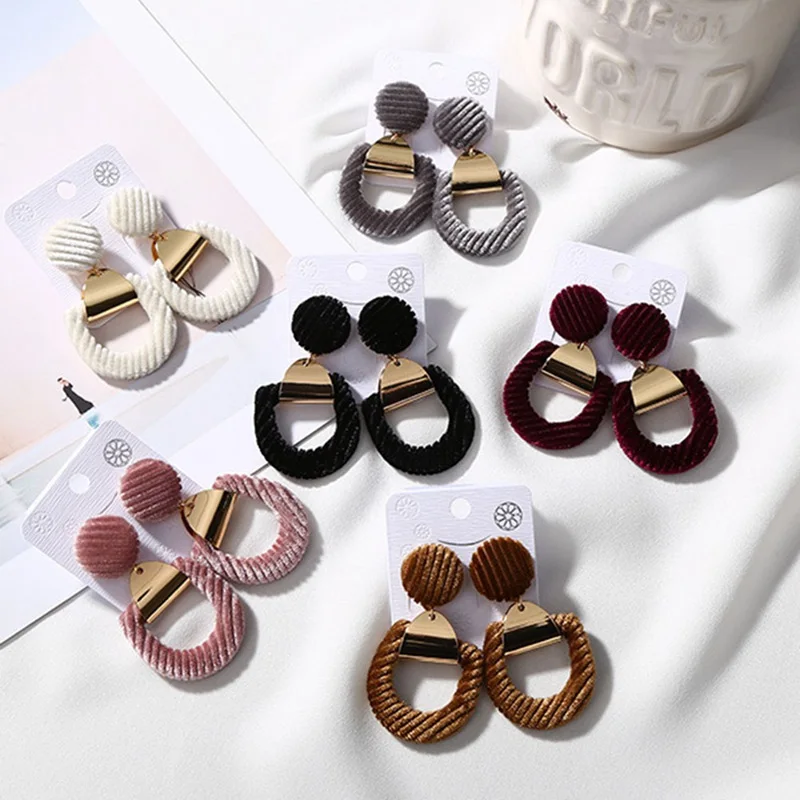

Trendy Statemet Drop Earrings for Girls Woman Fashon Jewelry Hollow Pink Velvet Geometry Earrings 2O18 New Arrivals
