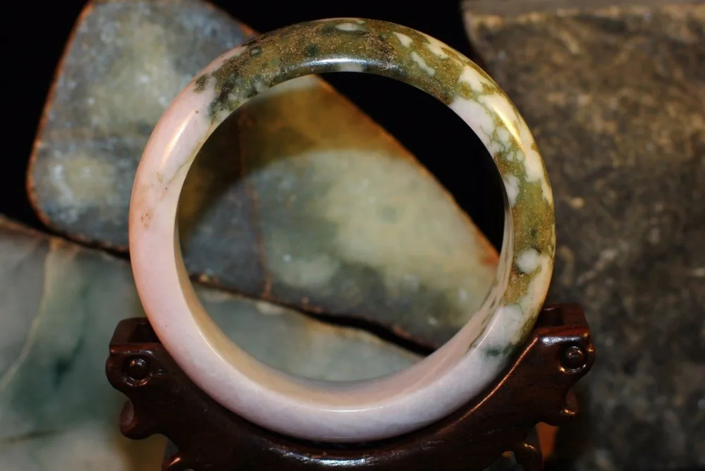 

11536 Untreated Chinese Natural Green Jadeite A Jade Bangle Free Ring