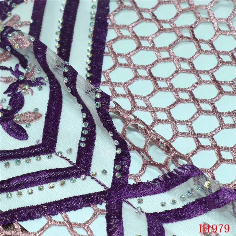 H1979 (4)