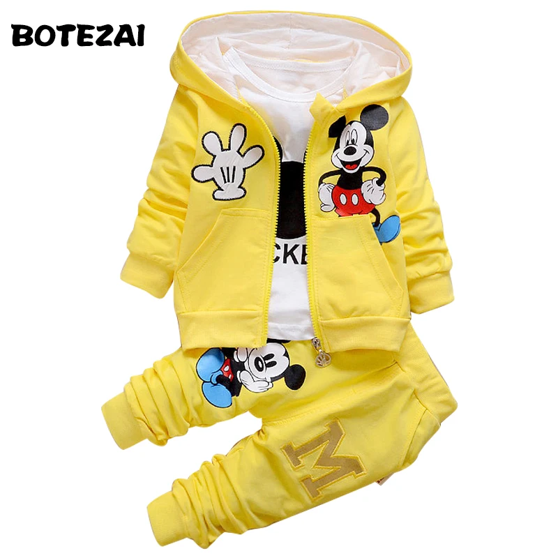 Comprar 2017 nuevo conjunto de ropa para niños Otoño Invierno 3 piezas conjuntos de Abrigo con capucha trajes otoño algodón ropa para bebés Mickey