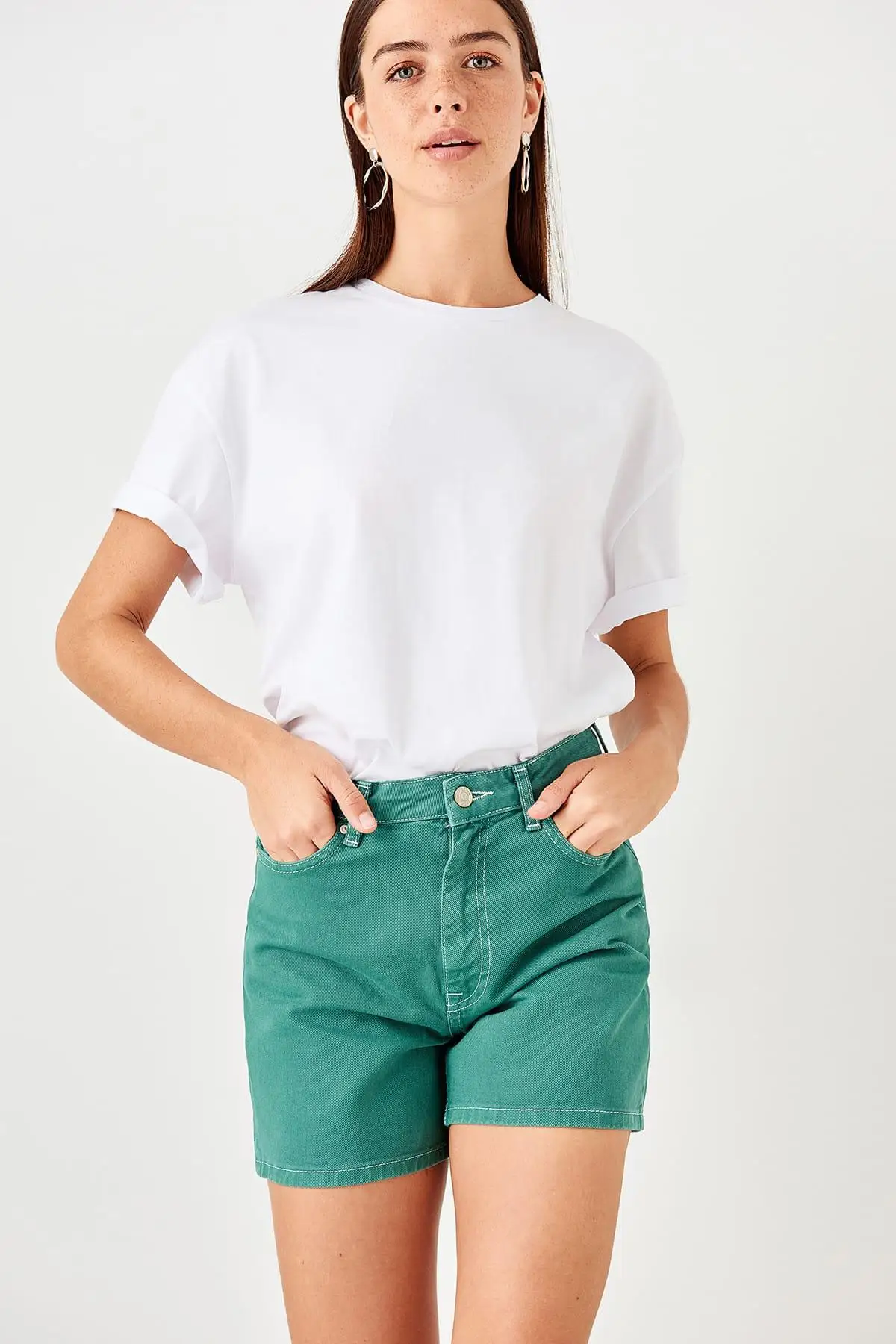 Trendyol зеленый Pettitoes Kıvırmalı Джинсовые шорты TWOSS19NI0071|Шорты| |