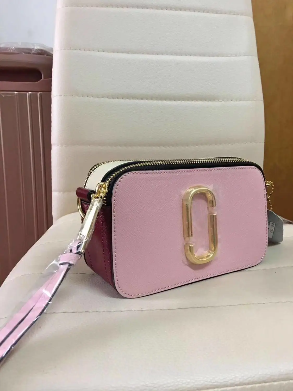 

2019 High Quality Women's Messenger Bag, New High Quality Leather Shoulder Bag, Women's Bag, Fashion Design Bag, Small Camera Ba