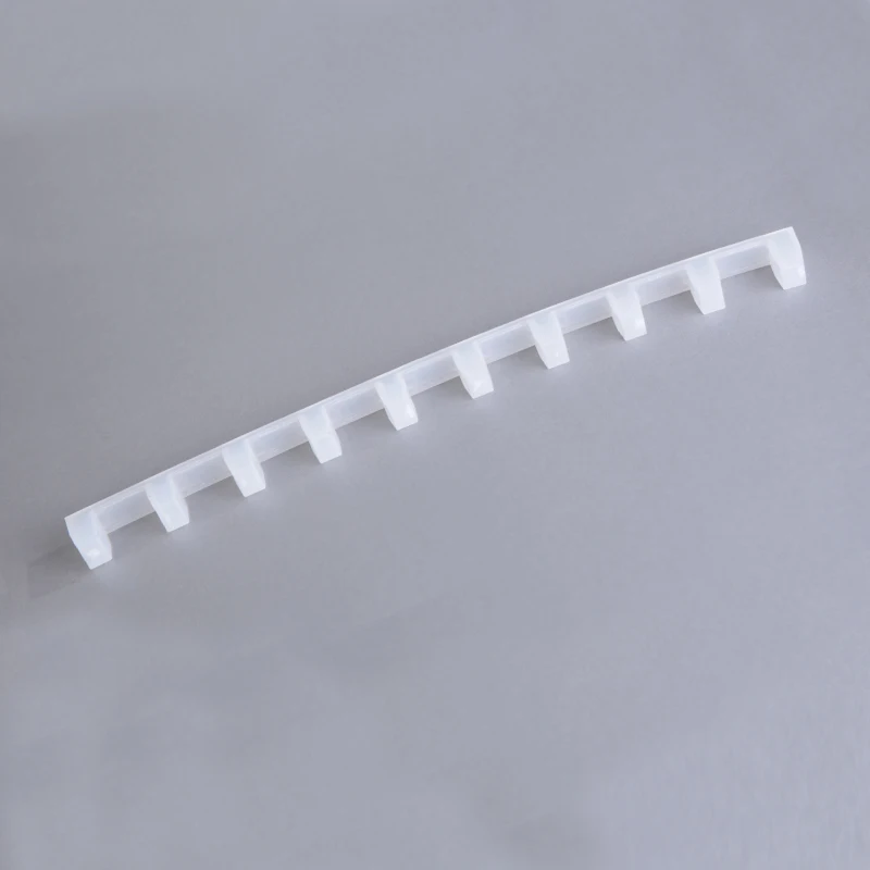 

2 PCS White Wide Beehive Plastic Frame Ends / Spacers Bee Raising Nurturing Divider Beekeeping Equipment Tools