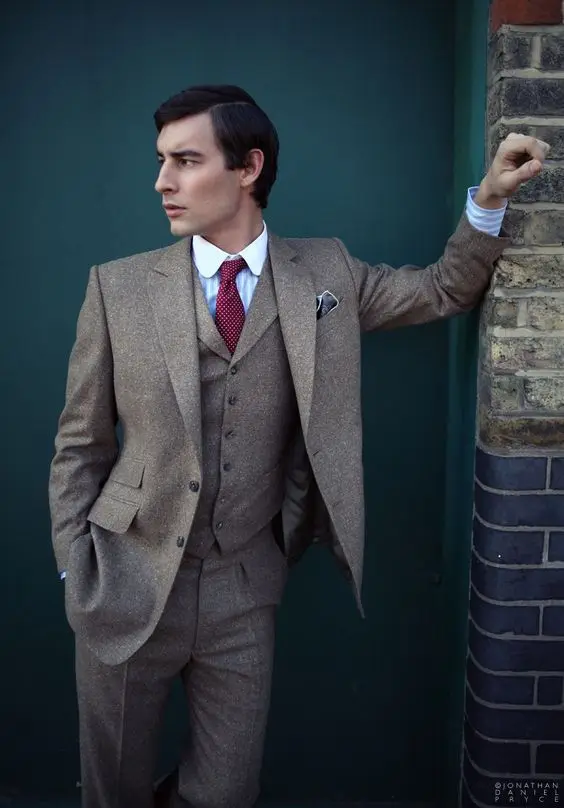 

2018 Tweed Notched Lapel Simple Men Suits Mens Classic Suits Wedding Suit For Groomsmen Business Smart Casual Tuxedos 3 Pieces