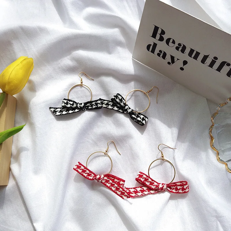 

Ring earrings, big round earrings, fabric fashion, atmosphere simple, affordable, you deserve