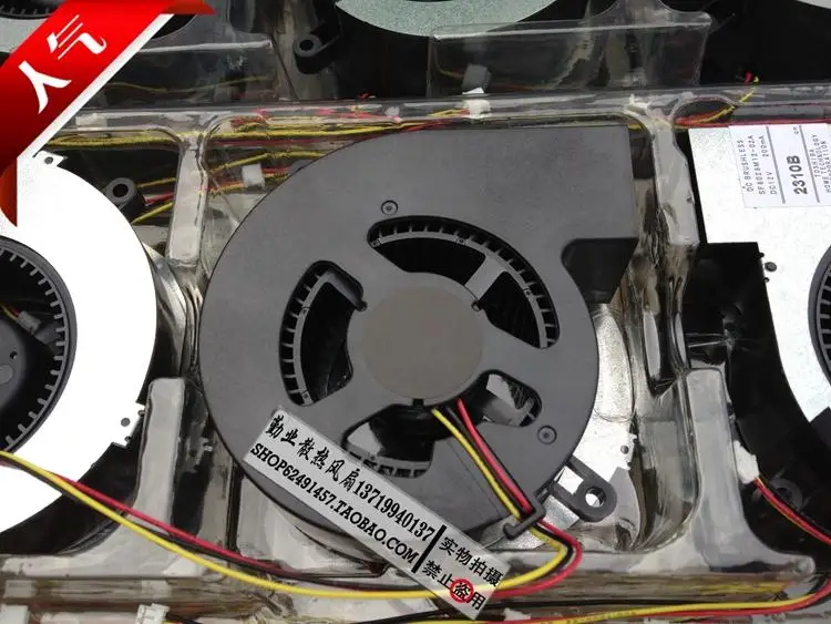 Новый SF8028M12-02A 70*78*28 мм 12 В 200MA проектор нагнетательный вентилятор |