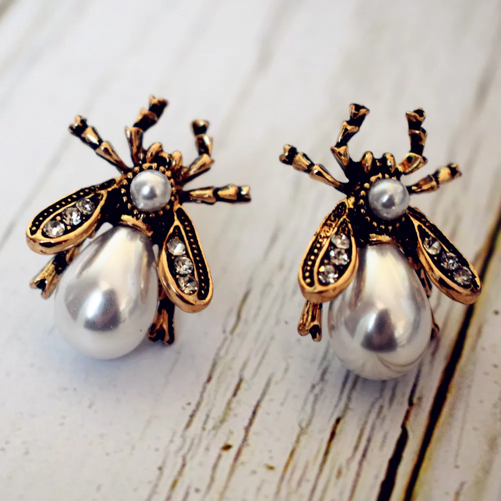 

Vintage Alloy Pearls Bee Spider Insect Stud Earrings For Women Jewelry Fashion Girls Ear's Collection Earrings