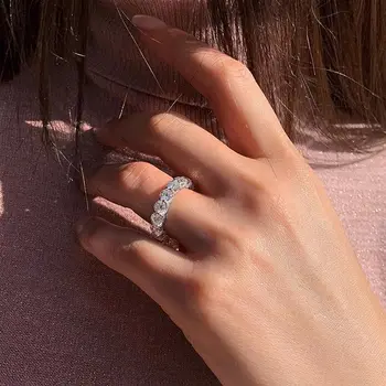 

Huitan Luxury Wedding Ring With Dazzling The Whole Circle Zircon Stone Geometric New Year Present For Women Fashion Jewelry