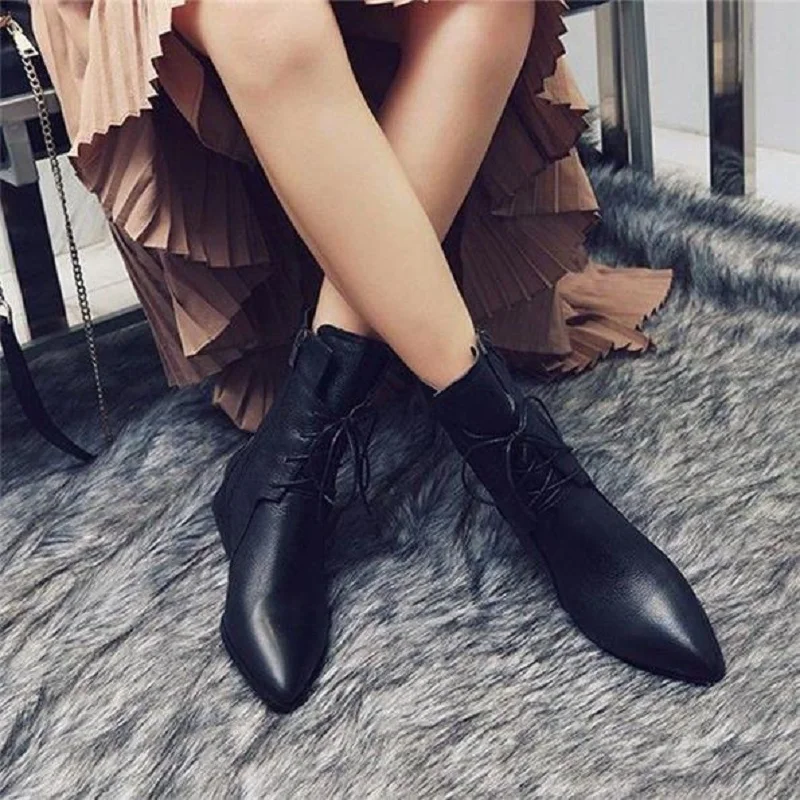 

MoBeiNi Pointed Martin boots 2018 autumn and winter new girl retro British wind cross strap thick heel boots women's shoes