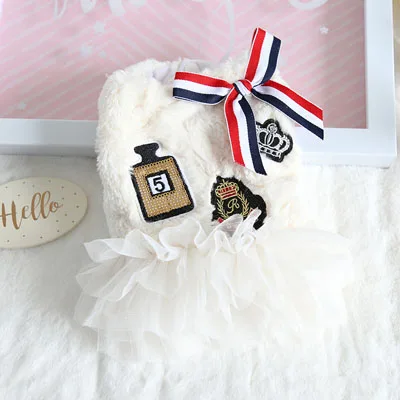 Beige white Собака Кошка осень-зима знак шаблон Мода Принцесса Собака платье одежда флис и пряжи теплый сладкий щенок Рубашка собаки 910A - Цвет: Beige white