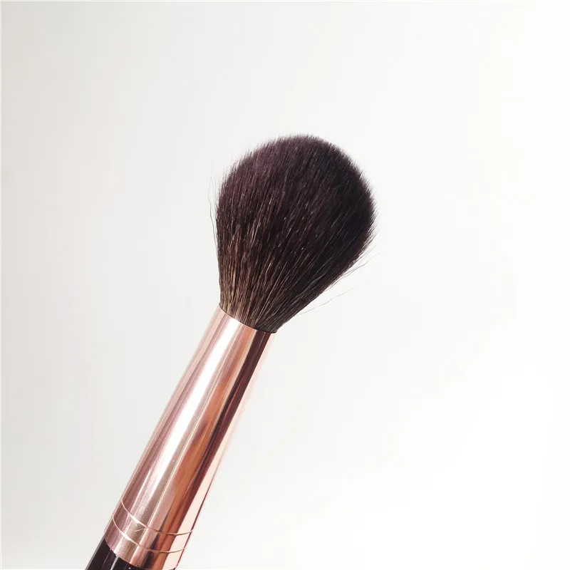 Charlotte Tilbury Blusher Brush _ 4