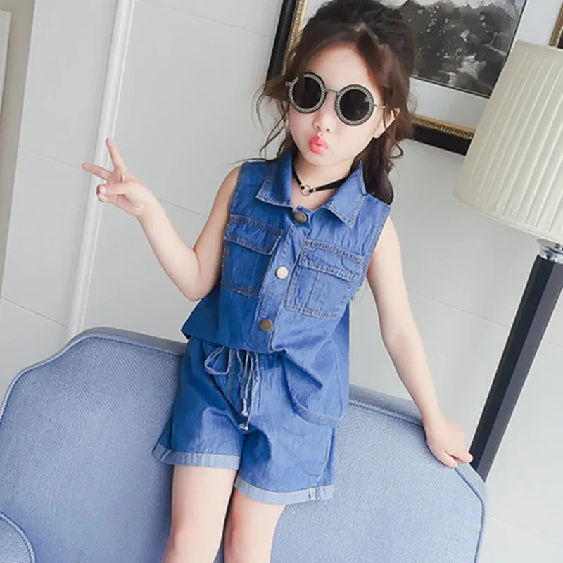 

DFXD Baby Girls Jeans Suit Set 2017 New Summer Korean Children Girls Sleeveless Turn Down Collar Cotton Top+Shorts 2pc Outfits