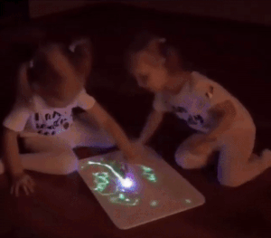 Горячая флуоресцентная доска для рисования с легкой веселой и развивающейся игрушкой развивающие волшебное рисование подарок дети