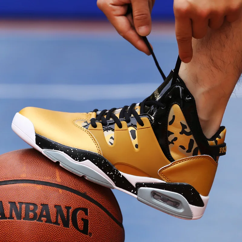 

2018 Basketball Shoes For Men Zapatos Hombre Ultra Green Boost Camouflage Basket Homme Shoes Unisex Star Sneakers Ball Super