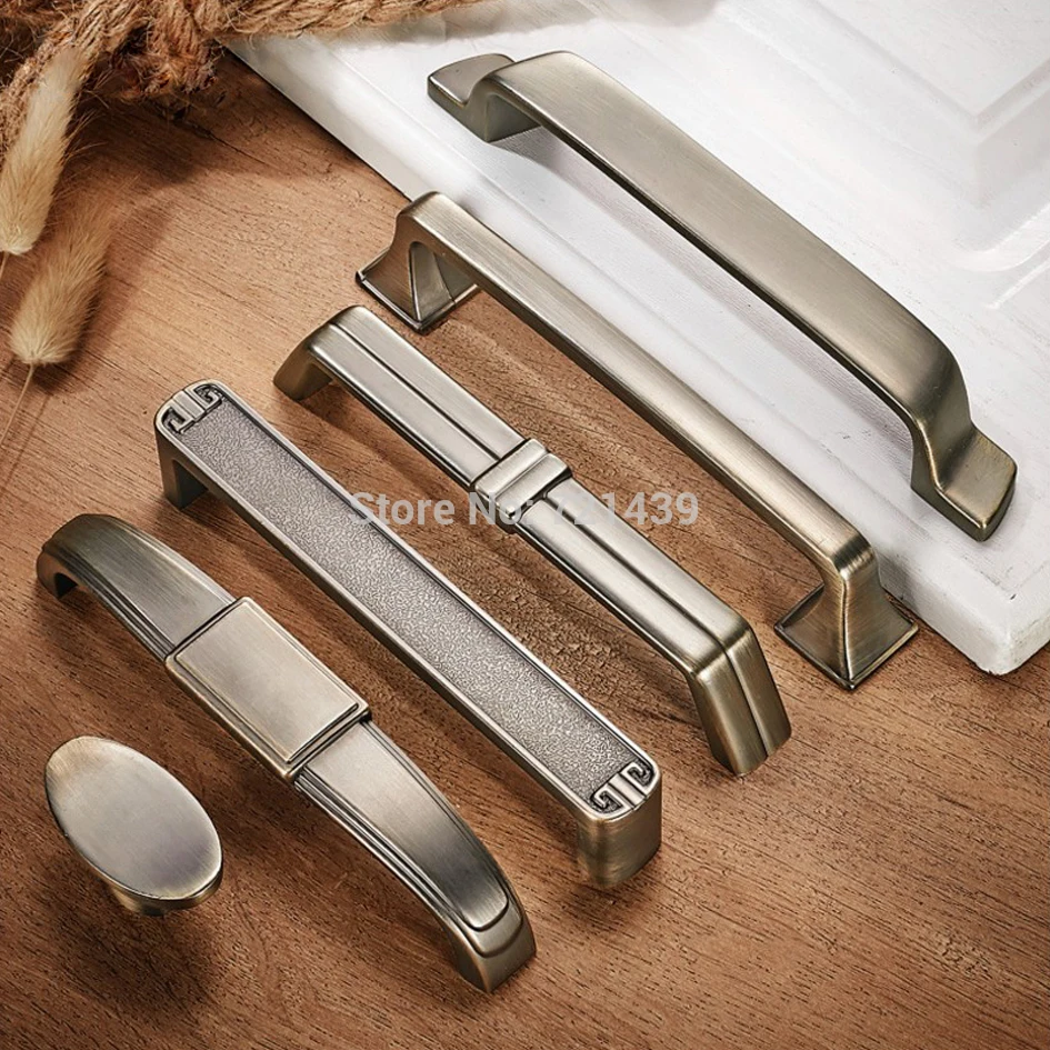 

1pc Antique Door Handles Bronze Drawer Pulls Carved European Kitchen Cabinet Handles and Knobs Retro Table Furniture Handles