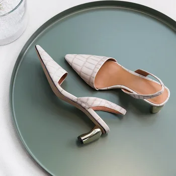 

2019 autumn new fashion simple solid color crocodile pattern high heels women retro style leather comfortable casual high heels