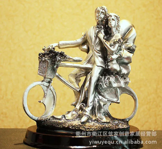 

Factory direct wedding gifts the couple cycling lovers modern furnishings resin craft Home Decoration
