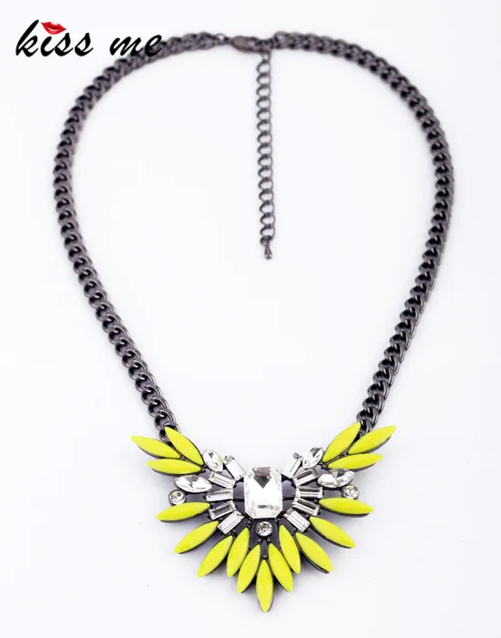 

Necklace KISS ME New Designer Fashion Jewelry Hot Selling Bohemia Graceful Glass Neon Bubble Bib Pendant Necklace