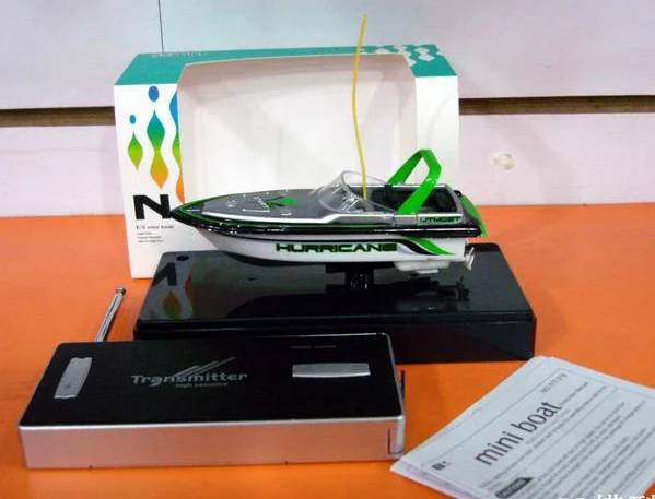 2561876899_1093447739