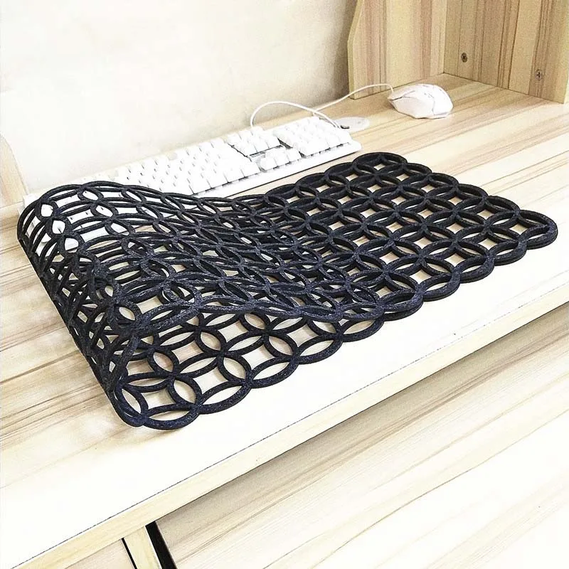 

Felt Tablecloth Table Runners Hollow Out Adiabatic Anti-slip Table Mats YU-Home