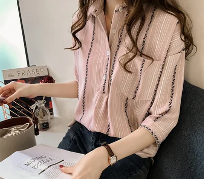 

Mr.nut large size striped women's new Hong Kong style loose shirt Korean version of the seven-point sleeve bottoming shirt