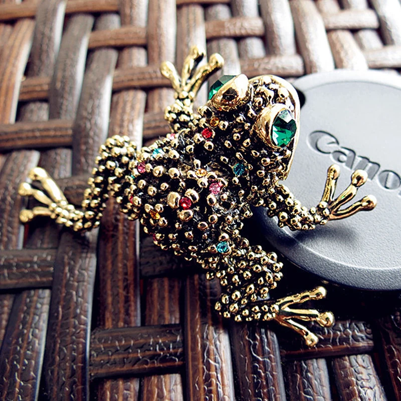 1-frog brooch Broche de rana  Broche de animales animal brooch