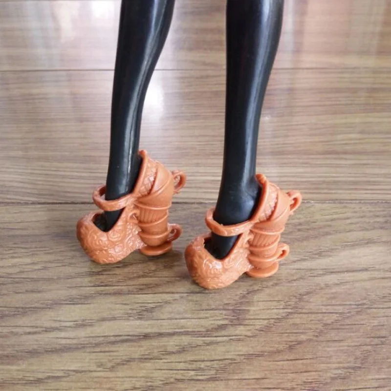 

10Pairs/Lot New Dolls Accessories Fashion Plastic Doll Shoes For Monster Dolls