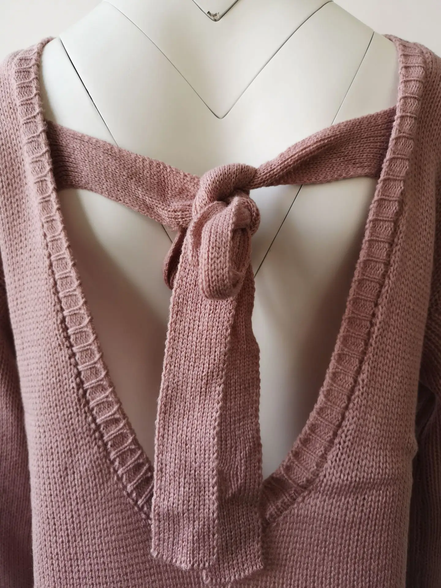 Новинка, осенне-зимний женский свитер, сексуальная открытая спина, галстук-бабочка, вязанные рубашки MY19012