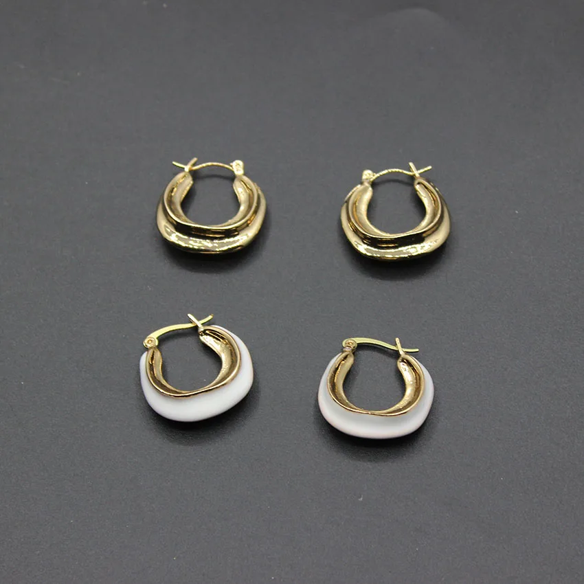 

Cold wind earrings wild temperament student ear stud stereo buckle female meta Baroque wild fashion earrings 698