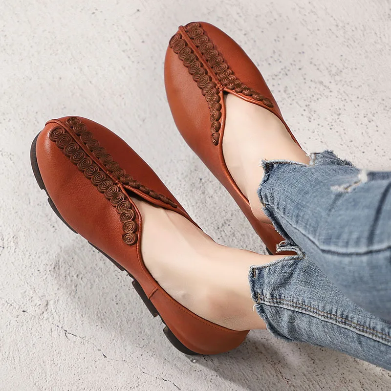 

Original spring and summer 2019 new retro leather flat shoes women's pure color simple comfortable mother's shoes single shoes