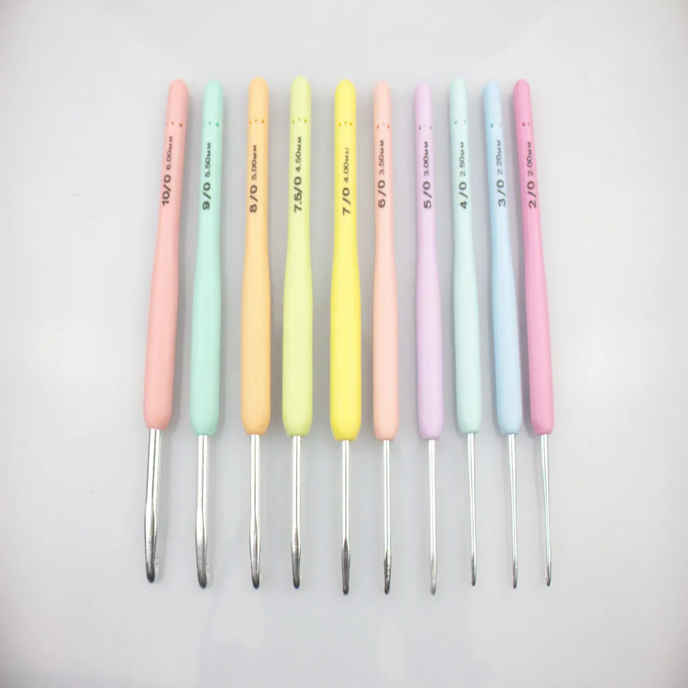 

10 Sizes 2.0mm-6.0mm Aluminum Ergonomic Crochet Hooks Knitting Needles Set 10pcs Multicolor Soft Plastic Handle Weave Craft