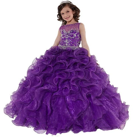 vestido roxo de criança