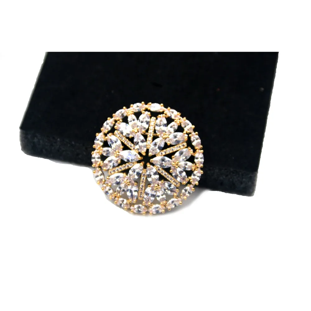 

MADALENA SARARA Vintage AAAA Zircon Inlaid Brooch Gol Plated Copper Flower Style Fine Brooch Pin For Women Jewelry
