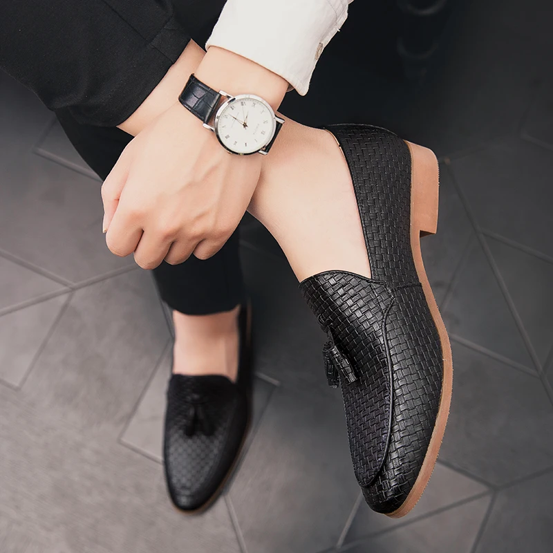 

Men Loafer Shoes Leather Shoes breathable club wedding party Embossed Skin Rubber Sole Slip-on Trendy Design tassel shoes L5