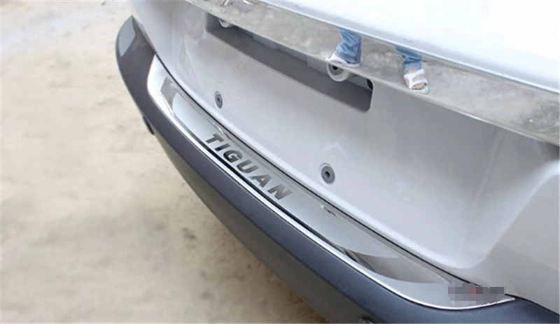 Exterior-Rear-Bumper-Protector-Tail-Tailgate-Trunk-Guard-Sill-Plate-Scuff-Trim-Cover-For-VW-Volkswagen (1)_