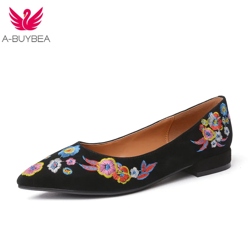 

2019 Spring New Low Heel Pumps Shoes Women Elegant Pointed Toe Comfortable Glitter Embroidered Fashion Black Shoes for Ladies