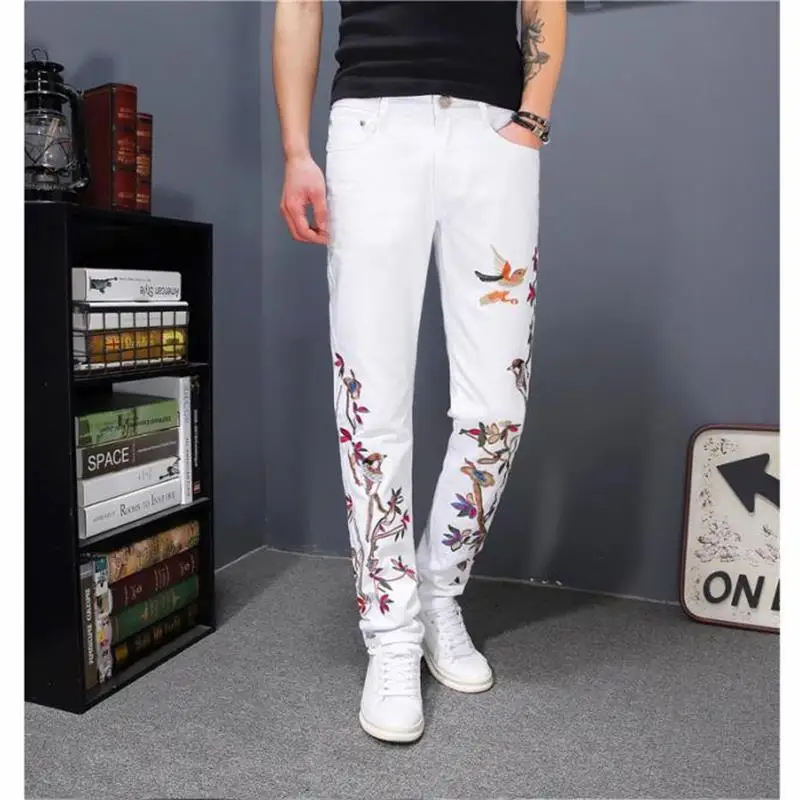 Мужские джинсы с вышивкой, хлопковые белые облегающие Дизайнерские мужские джинсы высокого качества в Корейском стиле#102
