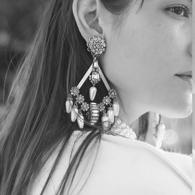 Юрские дизайнерские очаровательные жемчужные висячие серьги со стразами