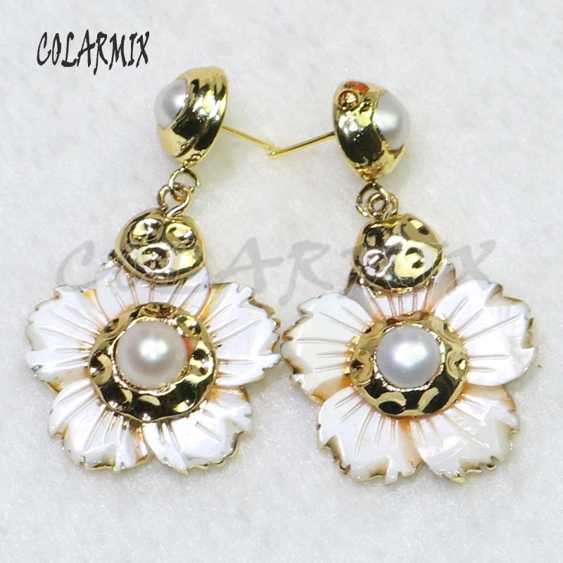 

Electroplate Gold color Flower earrings gift for lady Gold color plated Natural shell earrings gift for lady 8026