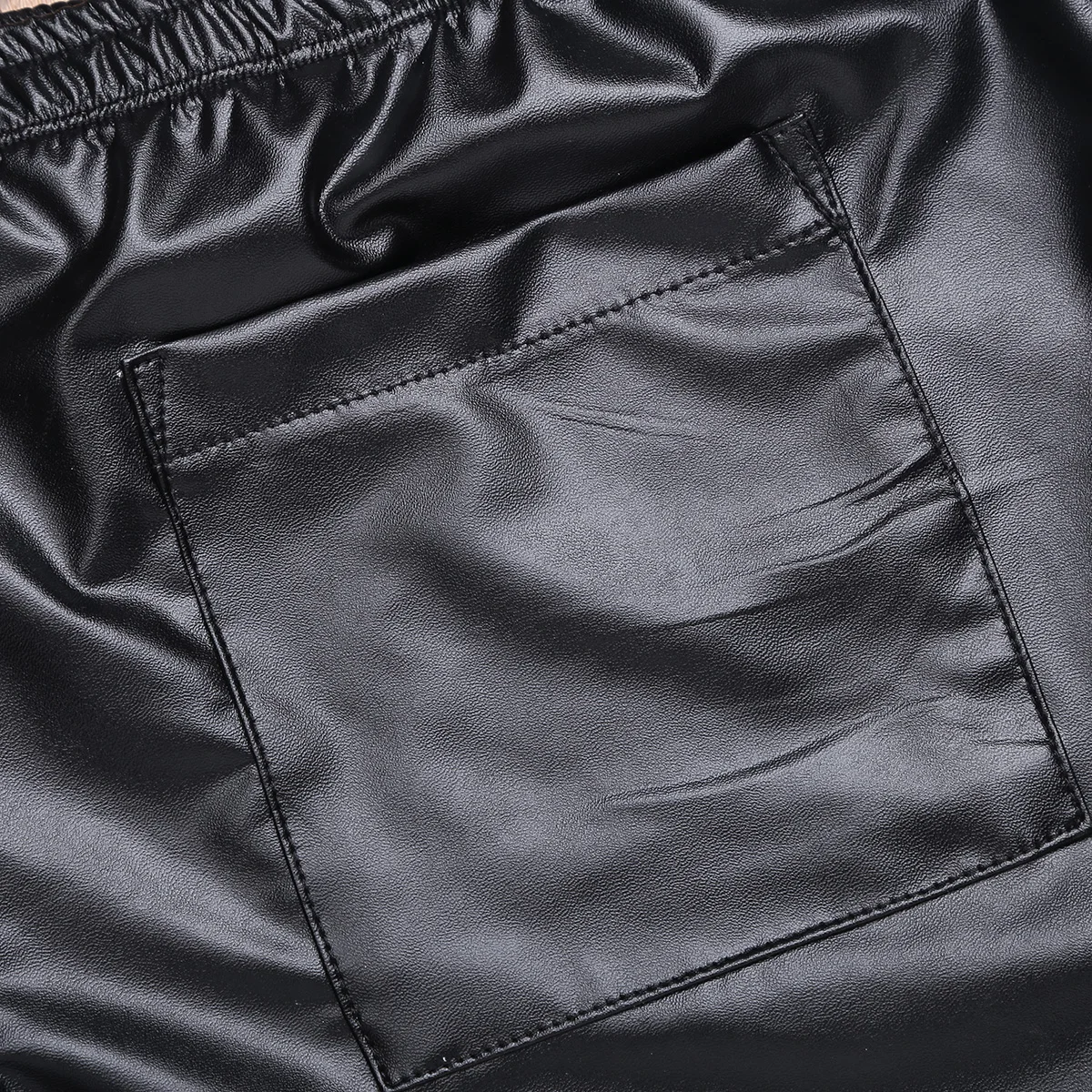 Мужские черные блестящие глянцевые облегающие шорты-боксеры из искусственной кожи, сексуальная клубная одежда, эластичный пояс, свободные штаны для фитнеса с задним карманом