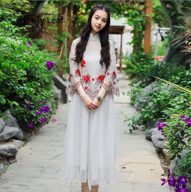 Best Offers 2018 summer New retro fresh embroidery two-piece suit Best Offers 2018 summer New retro fresh embroidery two-piece suit