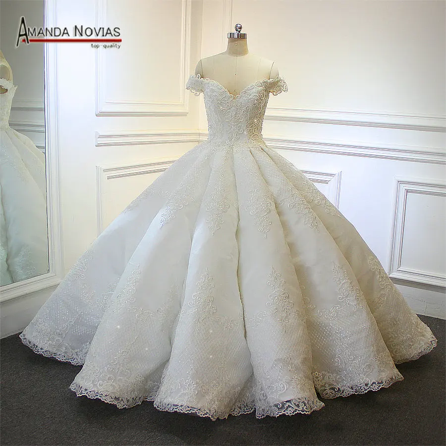 

vestido de noiva vintage Off The Shoulder Lace Appliques Pearls Pleated Luxury Wedding Dress