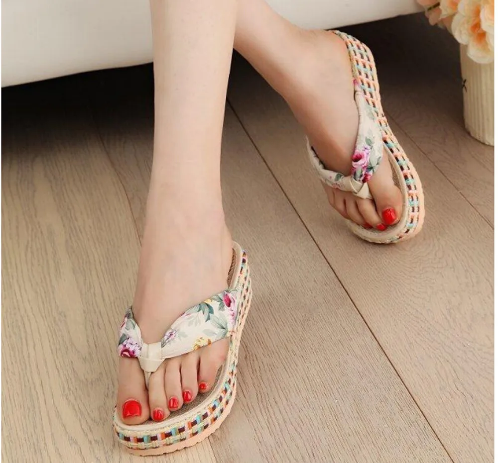 

Women New Fashion Non-Slip Shoes Wedge Platform Sweet Floral Print Flip Flops Female Home Sandals Casual Beach Slippers Mar17