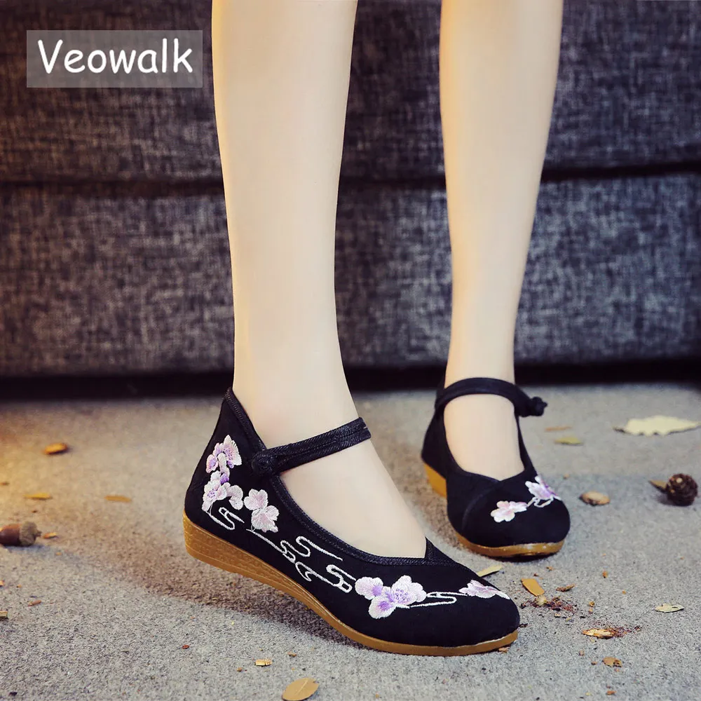womens buckle flats