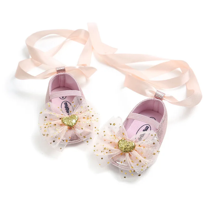 Нескользящая обувь с кружевным бантом для новорожденных девочек; мокасины для младенцев; детская Свадебная обувь на мягкой подошве; обувь для малышей 0-18 месяцев