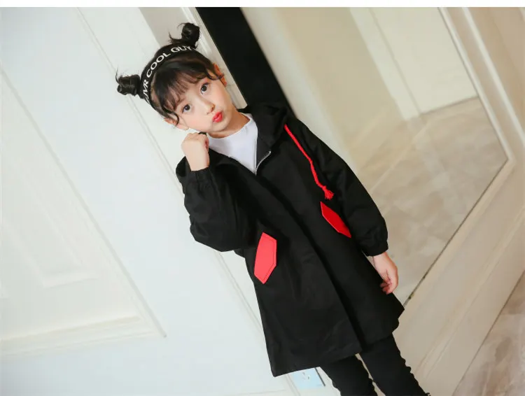 Осенние куртки для девочек Новинка года, корейские тонкие пальто с длинными рукавами плащ с капюшоном для девочек Одежда для детей от 6 до 14 лет